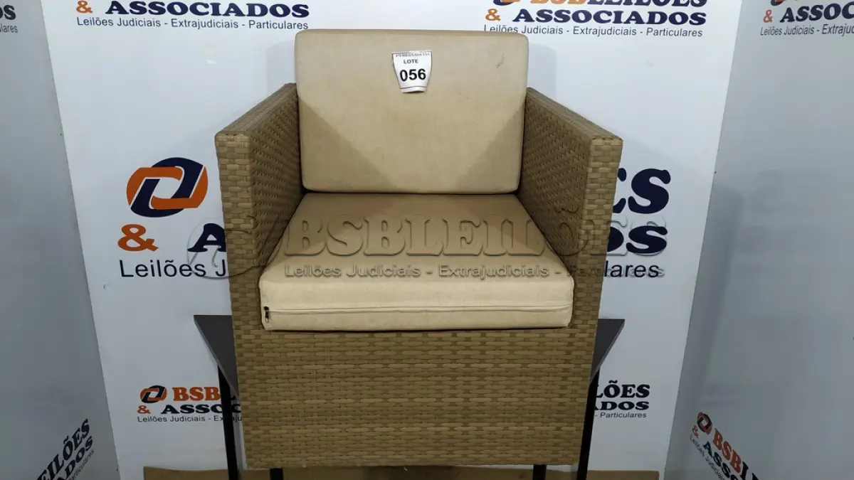LOTE 056
