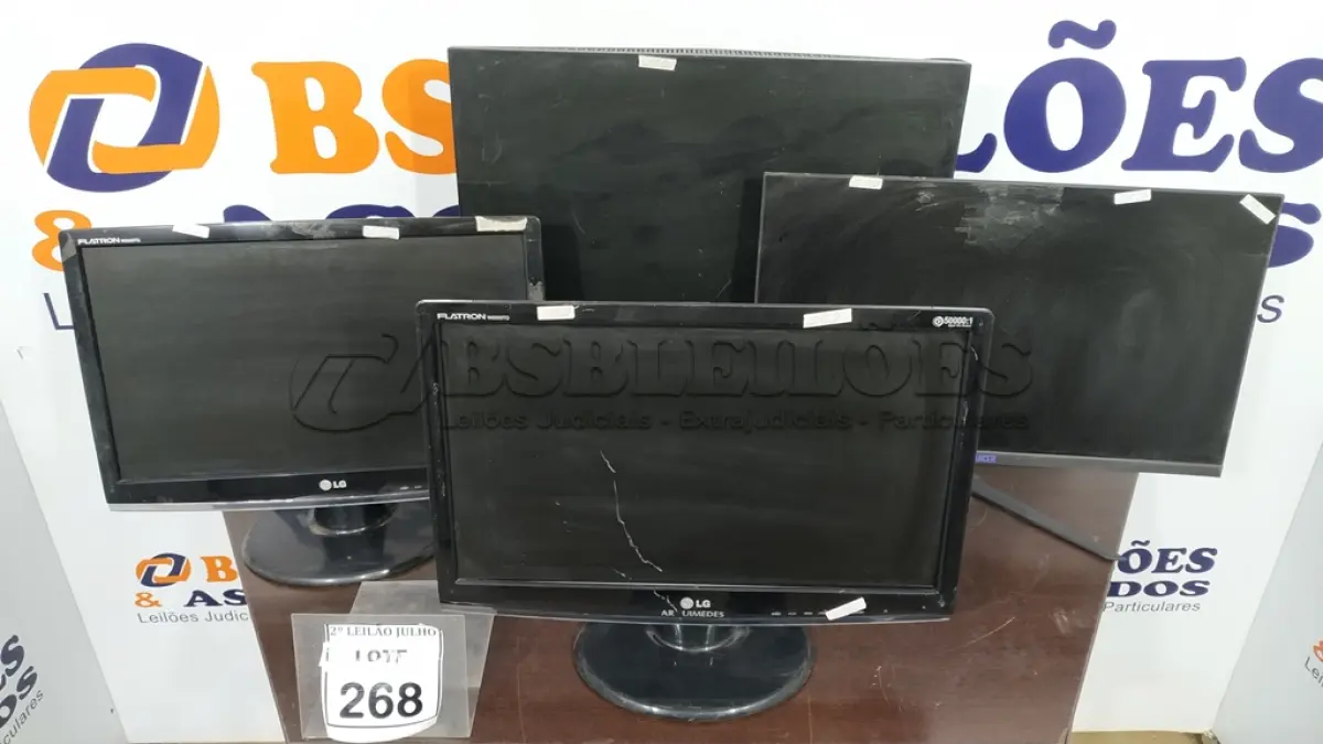 LOTE 268 - 02 MONITORES LCD FLATRON E 02 MONITORES ALIENWARE. (NO ESTADO) ATENÇÃO! FAZER A VISITAÇÃO ANTES DE ARREMATAR, NÃO SABEMOS SE FUNCIONA. LEILÃO NÃO TEM GARANTIA E NEM DEVOLUÇÃO, SUJEITO A POSSÍVEIS AVARIAS VISÍVEIS/OCULTAS E/OU AUSÊNCIA DE COMPONENTES.
