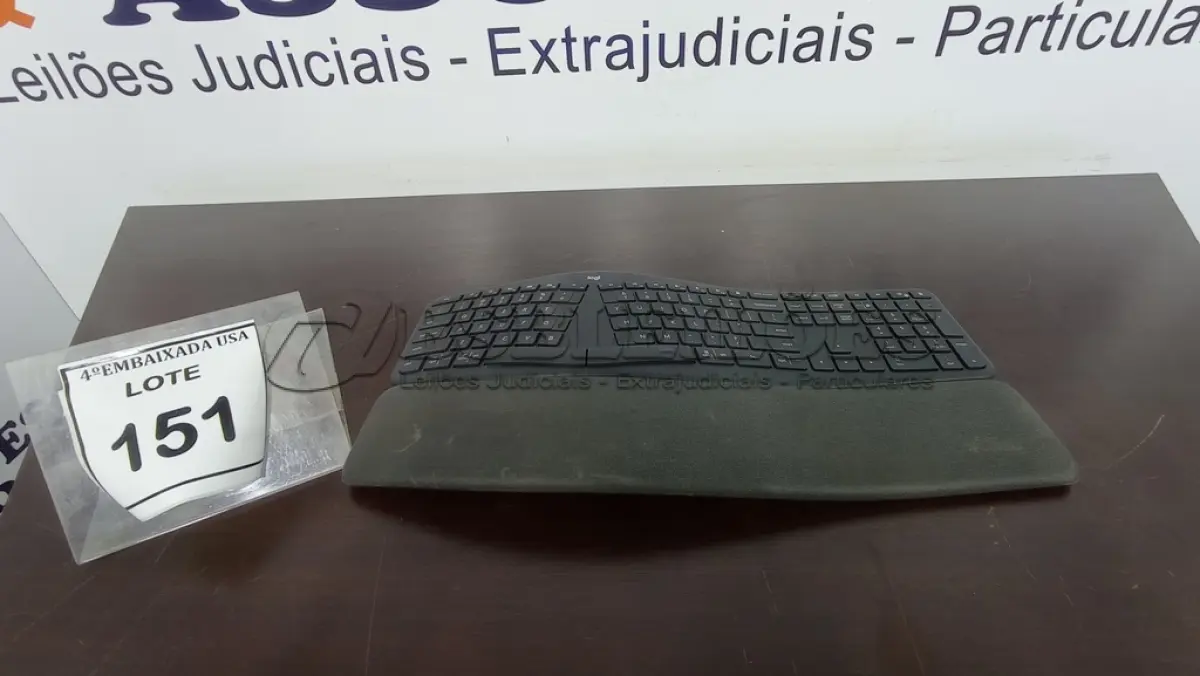 LOTE 151 - 01 TECLADO WIRELES LOGI. ERGO K860. (NO ESTADO EM QUE SE ENCONTRA. SUJEITO A AVARIAS OCULTAS/VISÍVEIS.)