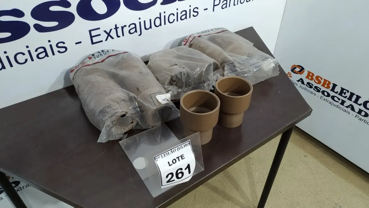 01 LOTE COM VÁRIAS BUCHAS DE REDUÇÃO SOLDÁVEL 1101X60MM. (NO ESTADO) ATENÇÃO! FAZER A VISITAÇÃO ANTES DE ARREMATAR, NÃO SABEMOS SE FUNCIONA. LEILÃO NÃO TEM GARANTIA E NEM DEVOLUÇÃO, SUJEITO A POSSÍVEIS AVARIAS VISÍVEIS/OCULTAS E/OU AUSÊNCIA DE COMPONENTES.