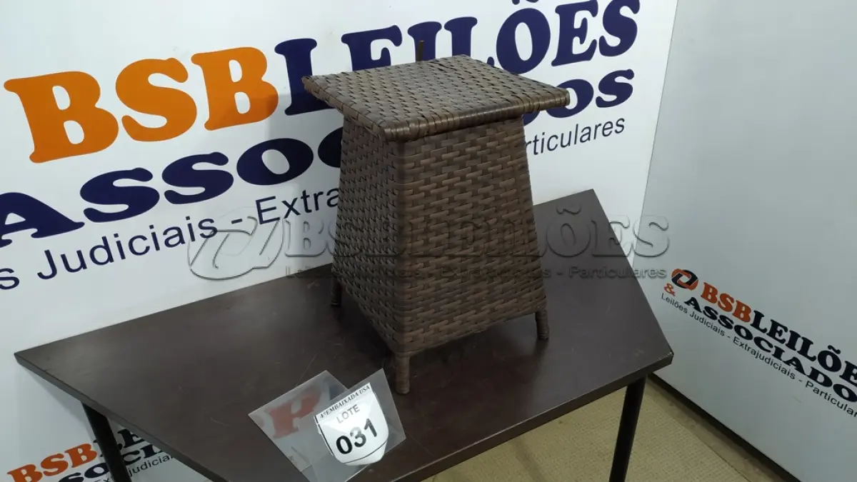 LOTE 031 - 01 MESA DE JARDIM. (NO ESTADO EM QUE SE ENCONTRA. SUJEITO A AVARIAS OCULTAS/VISÍVEIS.) BH1553B