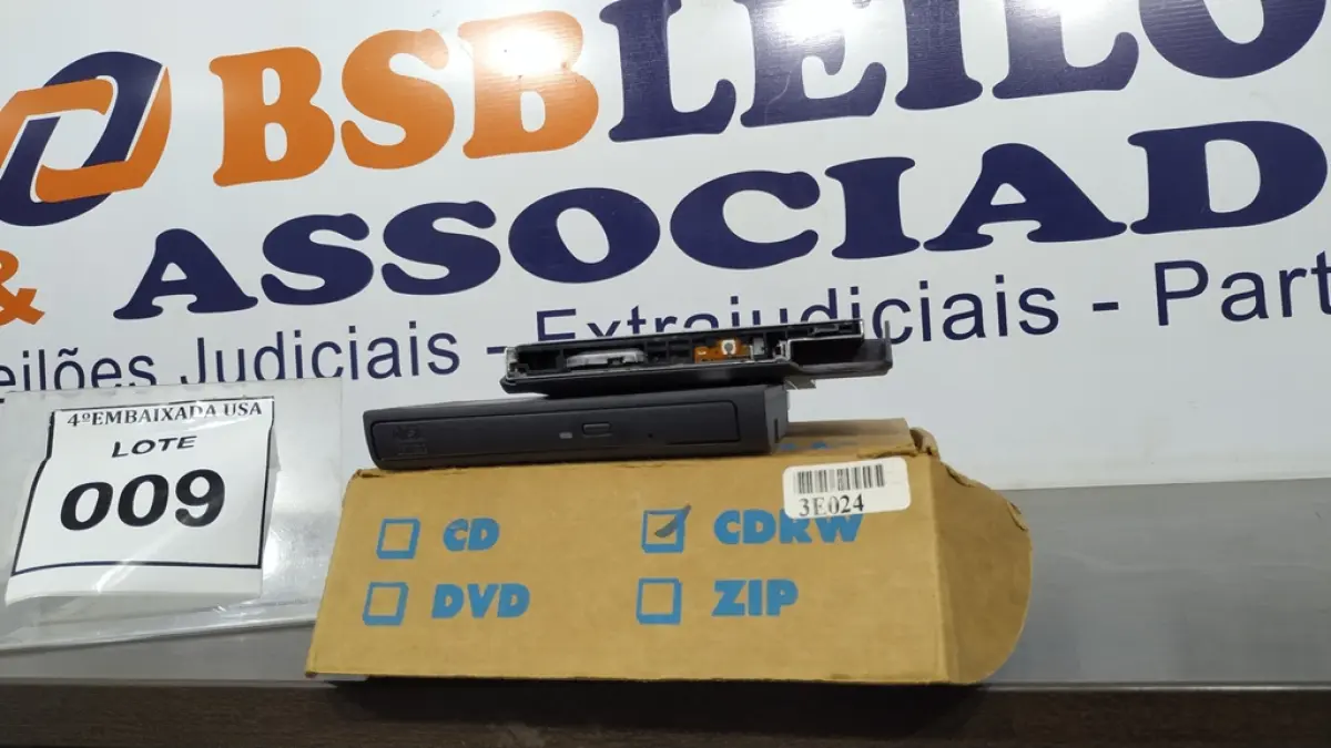 01 MÓDULO CD VARIÁVEL LATITUDE CP24X (VARIABLE CDROM MODULE). (NO ESTADO EM QUE SE ENCONTRA. SUJEITO A AVARIAS OCULTAS/VISÍVEIS.)