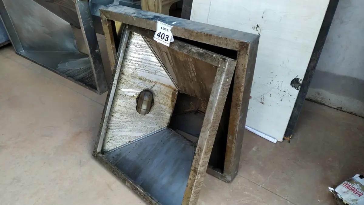 02 COIFAS EM INOX. (NO ESTADO) ATENÇÃO! FAZER A VISITAÇÃO ANTES DE ARREMATAR, NÃO SABEMOS SE FUNCIONA. LEILÃO NÃO TEM GARANTIA E NEM DEVOLUÇÃO, SUJEITO A POSSÍVEIS AVARIAS VISÍVEIS/OCULTAS E/OU AUSÊNCIA DE COMPONENTES.