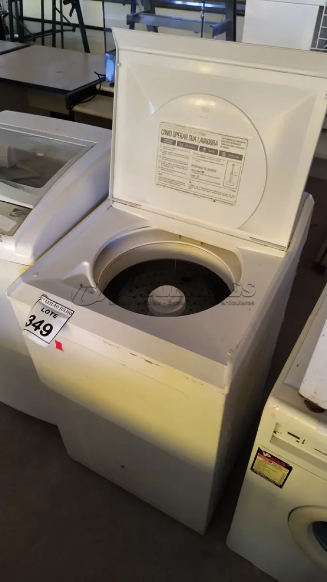 LOTE 349 - 01 MÁQUINA DE LAVAR MARCA BRASTEMP 10KG 110V. (NO ESTADO) ATENÇÃO! FAZER A VISITAÇÃO ANTES DE ARREMATAR, NÃO SABEMOS SE FUNCIONA. LEILÃO NÃO TEM GARANTIA E NEM DEVOLUÇÃO, SUJEITO A POSSÍVEIS AVARIAS VISÍVEIS/OCULTAS E/OU AUSÊNCIA DE COMPONENTES.