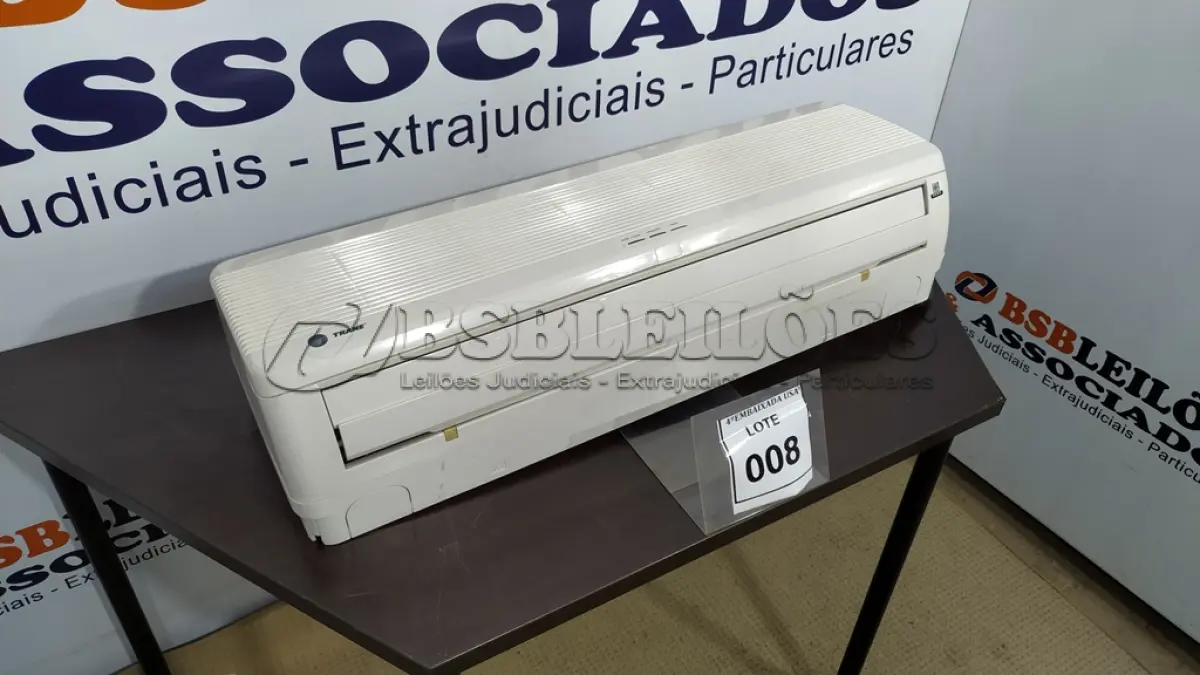 LOTE 008 - 01 AR CONDICIONADO. (EVAPORADORA) (NO ESTADO EM QUE SE ENCONTRA. SUJEITO A AVARIAS OCULTAS/VISÍVEIS.) AV9702V
