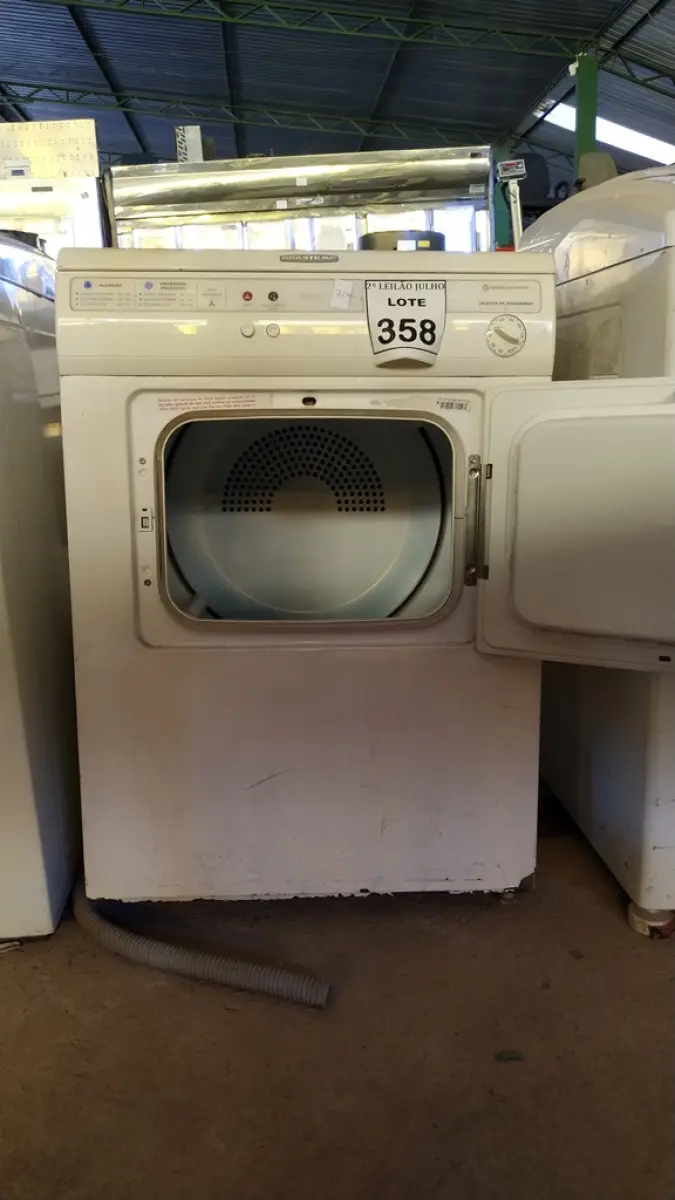 01 MÁQUINA DE LAVAR ROUPAS BRASTEMP 220V. (NO ESTADO) ATENÇÃO! FAZER A VISITAÇÃO ANTES DE ARREMATAR, NÃO SABEMOS SE FUNCIONA. LEILÃO NÃO TEM GARANTIA E NEM DEVOLUÇÃO, SUJEITO A POSSÍVEIS AVARIAS VISÍVEIS/OCULTAS E/OU AUSÊNCIA DE COMPONENTES.