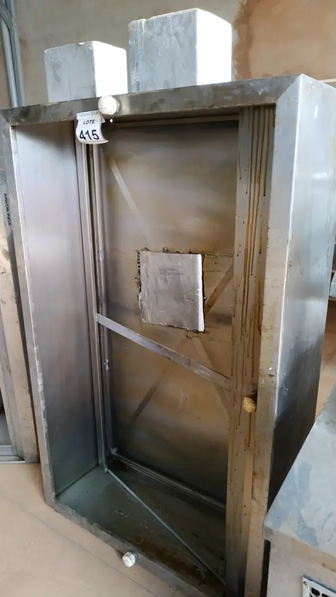 01 COIFA EM INOX. (NO ESTADO) ATENÇÃO! FAZER A VISITAÇÃO ANTES DE ARREMATAR, NÃO SABEMOS SE FUNCIONA. LEILÃO NÃO TEM GARANTIA E NEM DEVOLUÇÃO, SUJEITO A POSSÍVEIS AVARIAS VISÍVEIS/OCULTAS E/OU AUSÊNCIA DE COMPONENTES.