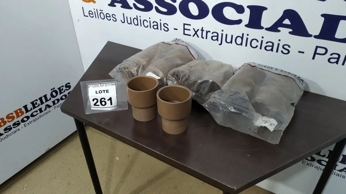 01 LOTE COM VÁRIAS BUCHAS DE REDUÇÃO SOLDÁVEL 1101X60MM. (NO ESTADO) ATENÇÃO! FAZER A VISITAÇÃO ANTES DE ARREMATAR, NÃO SABEMOS SE FUNCIONA. LEILÃO NÃO TEM GARANTIA E NEM DEVOLUÇÃO, SUJEITO A POSSÍVEIS AVARIAS VISÍVEIS/OCULTAS E/OU AUSÊNCIA DE COMPONENTES.