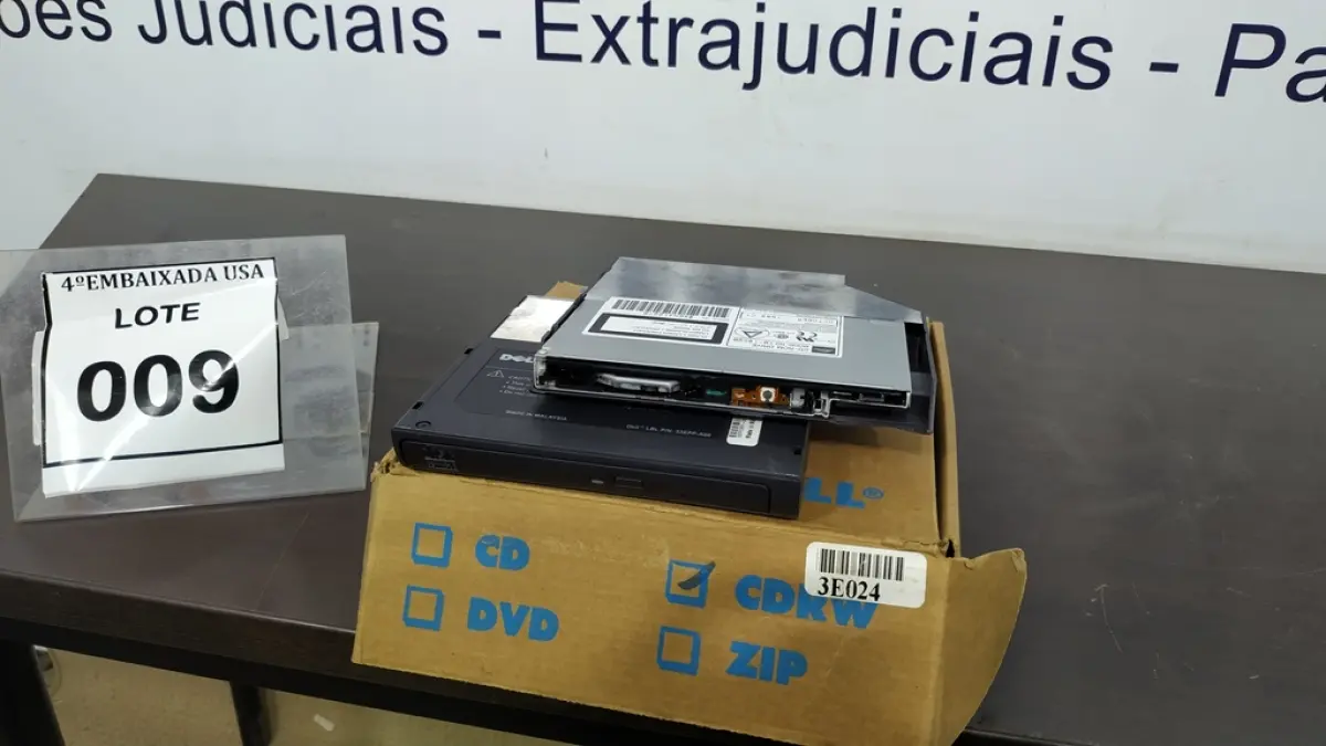 01 MÓDULO CD VARIÁVEL LATITUDE CP24X (VARIABLE CDROM MODULE). (NO ESTADO EM QUE SE ENCONTRA. SUJEITO A AVARIAS OCULTAS/VISÍVEIS.)