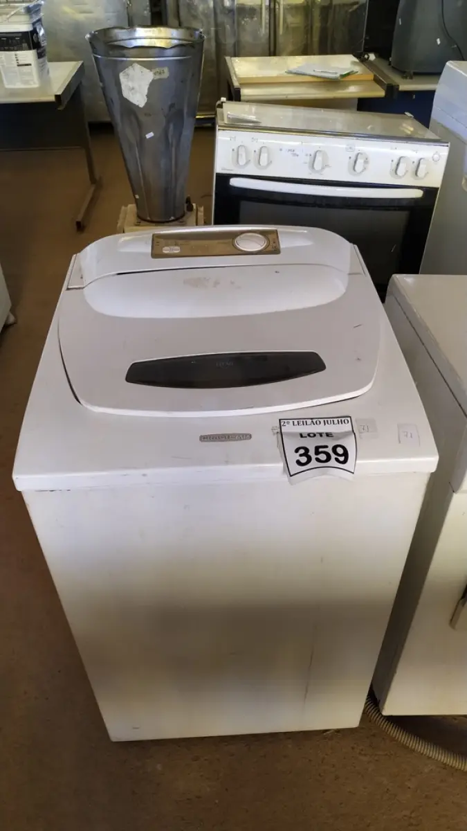 01 MÁQUINA DE LAVAR MARCA BRASTEMP 5KG. (NO ESTADO) ATENÇÃO! FAZER A VISITAÇÃO ANTES DE ARREMATAR, NÃO SABEMOS SE FUNCIONA. LEILÃO NÃO TEM GARANTIA E NEM DEVOLUÇÃO, SUJEITO A POSSÍVEIS AVARIAS VISÍVEIS/OCULTAS E/OU AUSÊNCIA DE COMPONENTES.