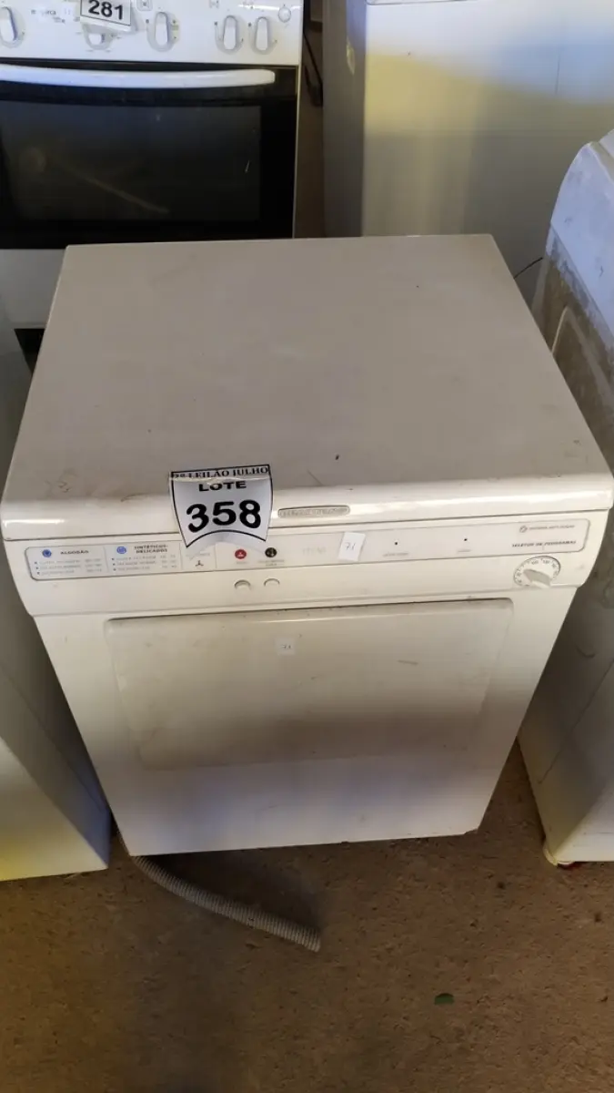 01 MÁQUINA DE LAVAR ROUPAS BRASTEMP 220V. (NO ESTADO) ATENÇÃO! FAZER A VISITAÇÃO ANTES DE ARREMATAR, NÃO SABEMOS SE FUNCIONA. LEILÃO NÃO TEM GARANTIA E NEM DEVOLUÇÃO, SUJEITO A POSSÍVEIS AVARIAS VISÍVEIS/OCULTAS E/OU AUSÊNCIA DE COMPONENTES.