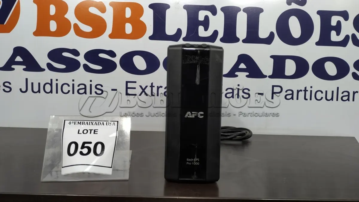 LOTE 050 - 01 APC UPS UNIT. (NO ESTADO EM QUE SE ENCONTRA. SUJEITO A AVARIAS OCULTAS/VISÍVEIS.) 3B1031X19537