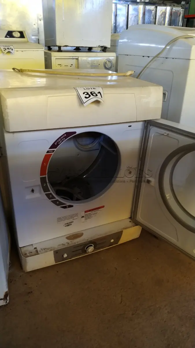 LOTE 361 - 01 SECADOURA DE ROUPAS BRASTEMP 10 KG 220 VOLTS. (NO ESTADO) ATENÇÃO! FAZER A VISITAÇÃO ANTES DE ARREMATAR, NÃO SABEMOS SE FUNCIONA. LEILÃO NÃO TEM GARANTIA E NEM DEVOLUÇÃO, SUJEITO A POSSÍVEIS AVARIAS VISÍVEIS/OCULTAS E/OU AUSÊNCIA DE COMPONENTES.