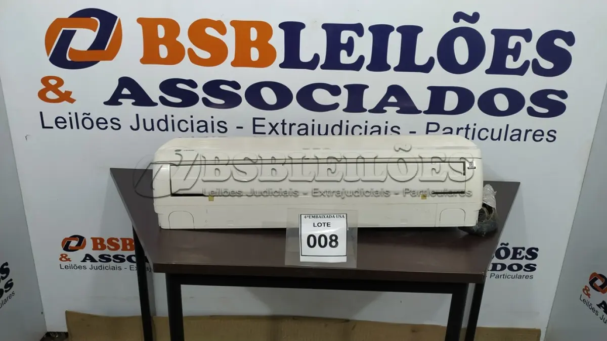 LOTE 008 - 01 AR CONDICIONADO. (EVAPORADORA) (NO ESTADO EM QUE SE ENCONTRA. SUJEITO A AVARIAS OCULTAS/VISÍVEIS.) AV9702V