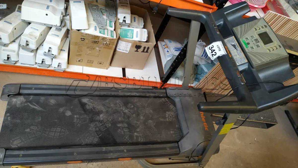 LOTE 342 - 01 ESTEIRA ERGOMÉTRICA ADVANCED 520EE. (NO ESTADO) ATENÇÃO! FAZER A VISITAÇÃO ANTES DE ARREMATAR, NÃO SABEMOS SE FUNCIONA. LEILÃO NÃO TEM GARANTIA E NEM DEVOLUÇÃO, SUJEITO A POSSÍVEIS AVARIAS VISÍVEIS/OCULTAS E/OU AUSÊNCIA DE COMPONENTES.
