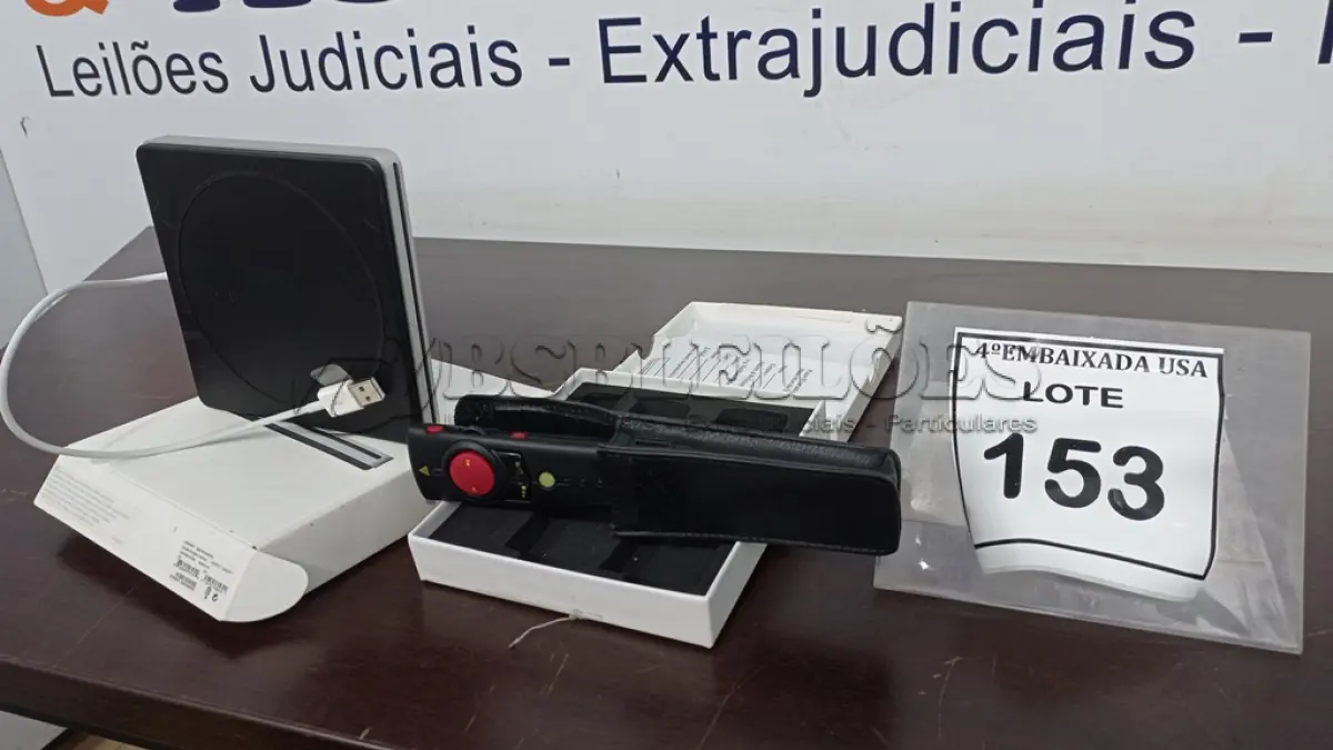 LOTE 153 - 01 KAGURU PRESENTER MOUSE KMOUSE-PRES2 E 01 APPLE USB SUPER DRIVE. (NO ESTADO EM QUE SE ENCONTRA. SUJEITO A AVARIAS OCULTAS/VISÍVEIS.)  511010833/ CO2NDG8QF4GW