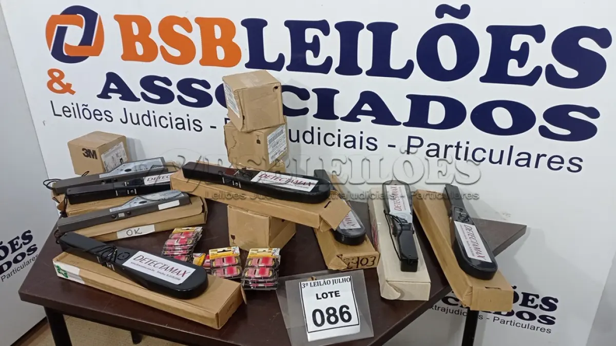LOTE 086 - 07 DETECTORES DE METAL E 02 CAIXAS DE MARCADORES ADESIVOS. (NO ESTADO) ATENÇÃO! FAZER A VISITAÇÃO ANTES DE ARREMATAR, NÃO SABEMOS SE FUNCIONA, LEILÃO NÃO TEM GARANTIA E NEM DEVOLUÇÃO, SUJEITO A POSSÍVEIS AVARIAS VISÍVEIS/OCULTAS E/OU AUSÊNCIA DE COMPONENTES.