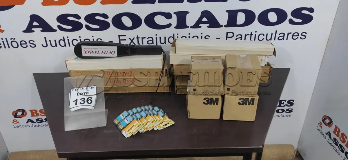 LOTE 136 - 22 DETECTORES DE METAL E GRANDE QUANTIDADE DE MARCADORES ADESIVO. (NO ESTADO) ATENÇÃO! FAZER A VISITAÇÃO ANTES DE ARREMATAR, NÃO SABEMOS SE FUNCIONA, LEILÃO NÃO TEM GARANTIA E NEM DEVOLUÇÃO, SUJEITO A POSSÍVEIS AVARIAS VISÍVEIS/OCULTAS E/OU AUSÊNCIA DE COMPONENTES.
