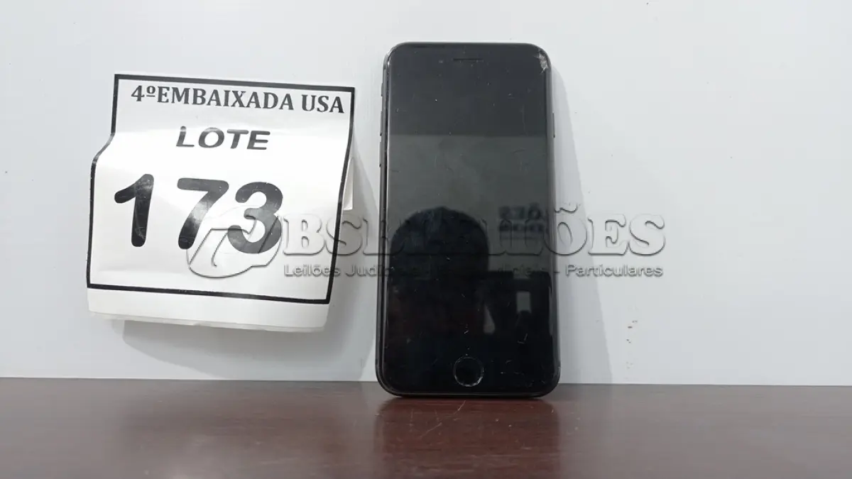 LOTE 173 - 01 IPHONE 8. (NO ESTADO EM QUE SE ENCONTRA. SUJEITO A AVARIAS OCULTAS/VISÍVEIS.)