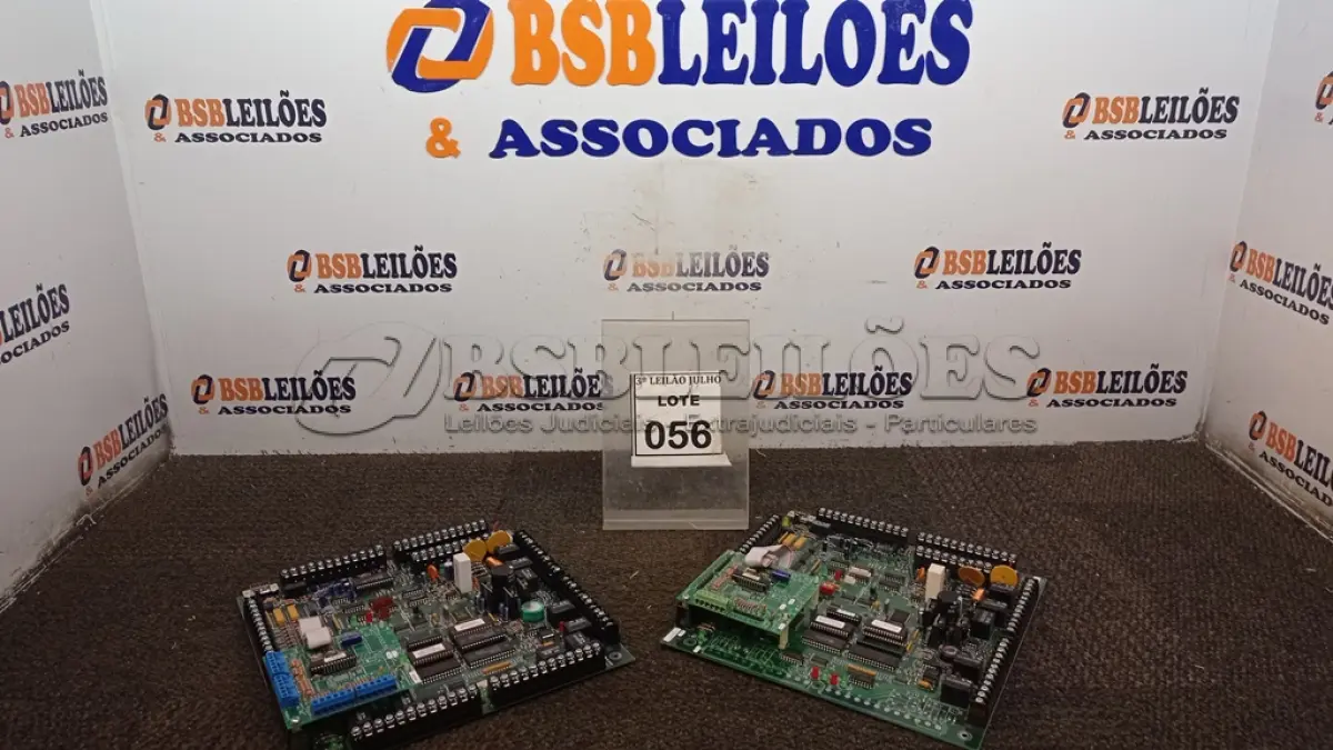 LOTE 056 - 02 PLACAS MÃE. (NO ESTADO) ATENÇÃO! FAZER A VISITAÇÃO ANTES DE ARREMATAR, NÃO SABEMOS SE FUNCIONA, LEILÃO NÃO TEM GARANTIA E NEM DEVOLUÇÃO, SUJEITO A POSSÍVEIS AVARIAS VISÍVEIS/OCULTAS E/OU AUSÊNCIA DE COMPONENTES.
