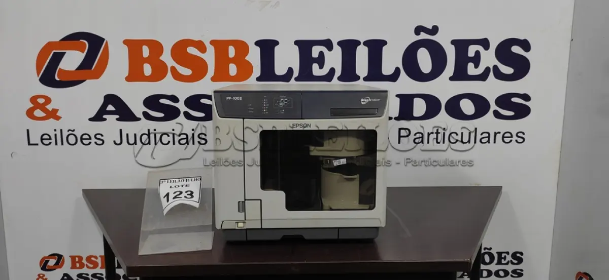 LOTE 123 - 01 IMPRESSORA E GRAVADORA DE CD E DVD PP100 II MARCA EPSON. (NO ESTADO) ATENÇÃO! FAZER A VISITAÇÃO ANTES DE ARREMATAR, NÃO SABEMOS SE FUNCIONA, LEILÃO NÃO TEM GARANTIA E NEM DEVOLUÇÃO, SUJEITO A POSSÍVEIS AVARIAS VISÍVEIS/OCULTAS E/OU AUSÊNCIA DE COMPONENTES.