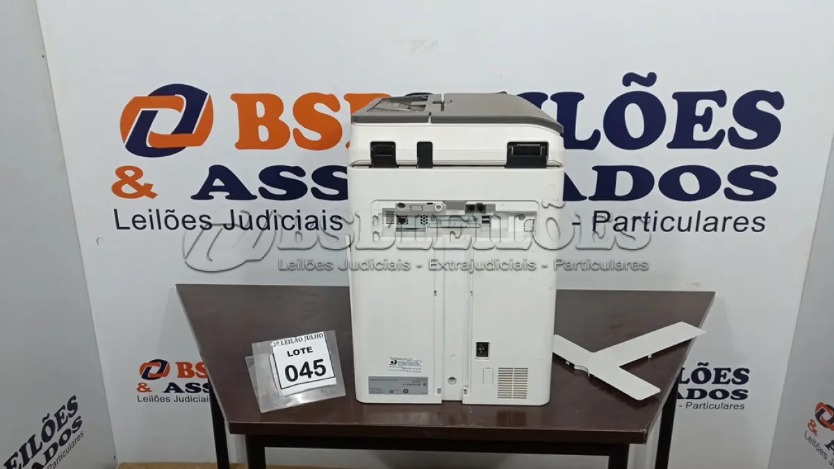 LOTE 045 - 01 IMPRESSORA MULTIFUNCIONAL COM TELA DIGITAL MARCA RICOH. (NO ESTADO) ATENÇÃO! FAZER A VISITAÇÃO ANTES DE ARREMATAR, NÃO SABEMOS SE FUNCIONA, LEILÃO NÃO TEM GARANTIA E NEM DEVOLUÇÃO, SUJEITO A POSSÍVEIS AVARIAS VISÍVEIS/OCULTAS E/OU AUSÊNCIA DE COMPONENTES.