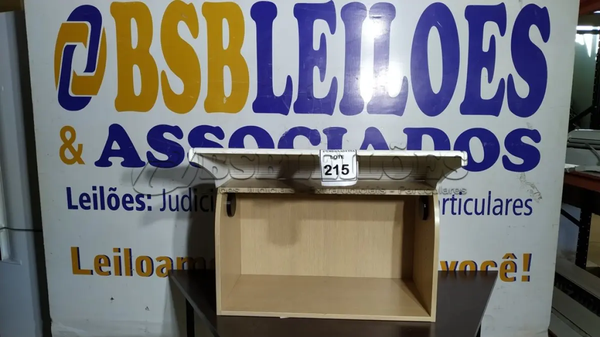 LOTE 215 - 01 ARMÁRIO SUSPENSO. (NO ESTADO EM QUE SE ENCONTRA. SUJEITO A AVARIAS OCULTAS/VISÍVEIS.)