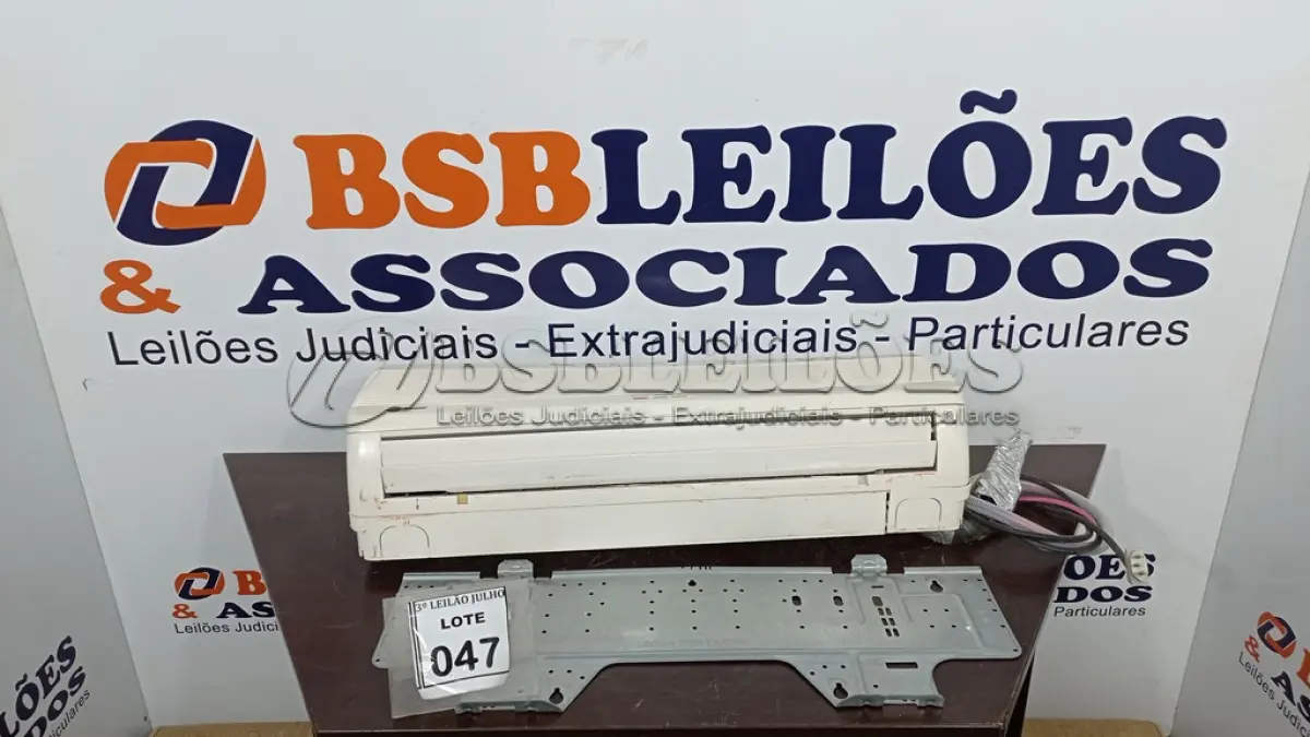 LOTE 047 - 01 EVAPORADORA 14600BTU MARCA TRANE. (NO ESTADO) ATENÇÃO! FAZER A VISITAÇÃO ANTES DE ARREMATAR, NÃO SABEMOS SE FUNCIONA, LEILÃO NÃO TEM GARANTIA E NEM DEVOLUÇÃO, SUJEITO A POSSÍVEIS AVARIAS VISÍVEIS/OCULTAS E/OU AUSÊNCIA DE COMPONENTES.