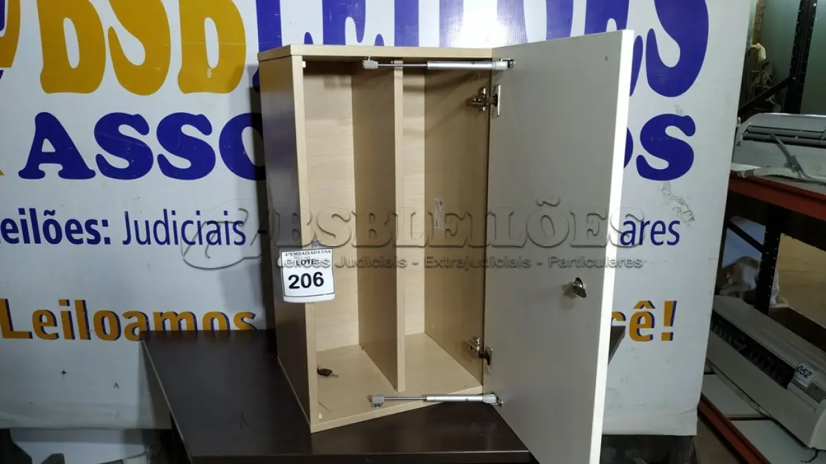 LOTE 206 - 01 ARMÁRIO SUSPENSO.  (NO ESTADO EM QUE SE ENCONTRA. SUJEITO A AVARIAS OCULTAS/VISÍVEIS.)