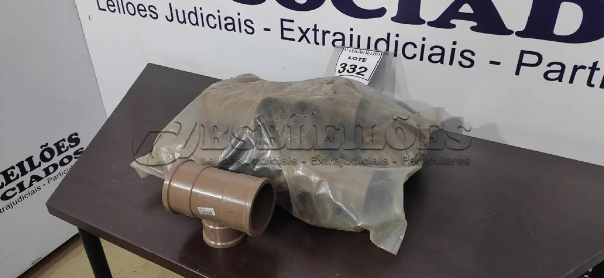 LOTE 332 - 10 TÊ 75-60 MARCA KRONA. (NO ESTADO) ATENÇÃO! FAZER A VISITAÇÃO ANTES DE ARREMATAR, NÃO SABEMOS SE FUNCIONA. LEILÃO NÃO TEM GARANTIA E NEM DEVOLUÇÃO, SUJEITO A POSSÍVEIS AVARIAS VISÍVEIS/OCULTAS E/OU AUSÊNCIA DE COMPONENTES.