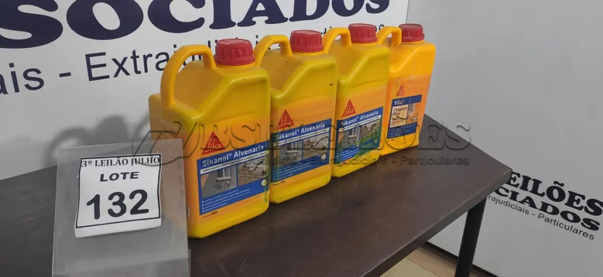 LOTE 132 - 03 GALÕES DE ADITIVO PLASTIFICANTE PARA ARGAMASSA DE ASSENTAMENTO E REBOCO DE 3,6LTS CADA MARCA SIKA E 01 CHAPISCO PLUS 3,6L MARCA SIKA. (NO ESTADO) ATENÇÃO! FAZER A VISITAÇÃO ANTES DE ARREMATAR, NÃO SABEMOS SE FUNCIONA, LEILÃO NÃO TEM GARANTIA E NEM DEVOLUÇÃO, SUJEITO A POSSÍVEIS AVARIAS VISÍVEIS/OCULTAS E/OU AUSÊNCIA DE COMPONENTES.