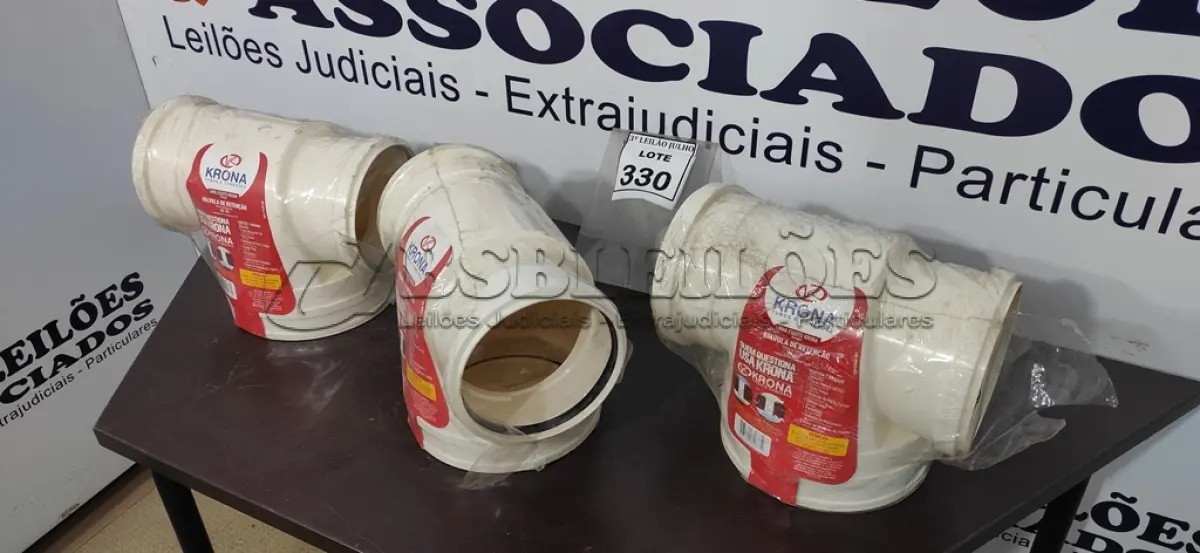 LOTE 330 - 03 VÁLVULAS DE RETENÇÃO ESGOTO DN 150MM. (NO ESTADO) ATENÇÃO! FAZER A VISITAÇÃO ANTES DE ARREMATAR, NÃO SABEMOS SE FUNCIONA. LEILÃO NÃO TEM GARANTIA E NEM DEVOLUÇÃO, SUJEITO A POSSÍVEIS AVARIAS VISÍVEIS/OCULTAS E/OU AUSÊNCIA DE COMPONENTES.