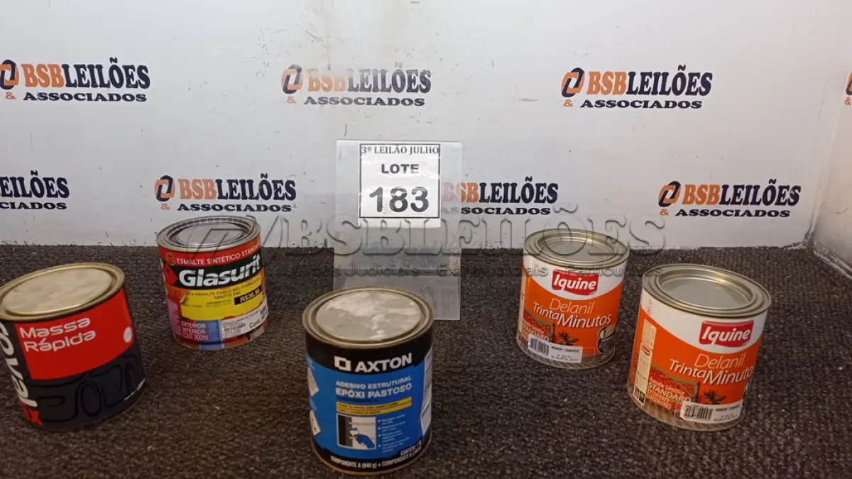 LOTE 183 - 02 LATAS DE ESMALTE SINTÉTICO 900ML CADA COR MARROM CONHAQUE MARCA IQUINE, 01 LATA DE ESMALTE SINTÉTICO 900ML NA COR FOSCO GRAFITE ESCURO MARCA GLASURIT, 01 LATA DE ADESIVO ESTRUTURAL EPÓXI PASTOSO 1KG MARCA AXTON E 01 LATA DE MASSA RÁPIDA 1,25KG MARCA ROYAL . (NO ESTADO) ATENÇÃO! FAZER A VISITAÇÃO ANTES DE ARREMATAR, NÃO SABEMOS SE FUNCIONA, LEILÃO NÃO TEM GARANTIA E NEM DEVOLUÇÃO, SUJEITO A POSSÍVEIS AVARIAS VISÍVEIS/OCULTAS E/OU AUSÊNCIA DE COMPONENTES.