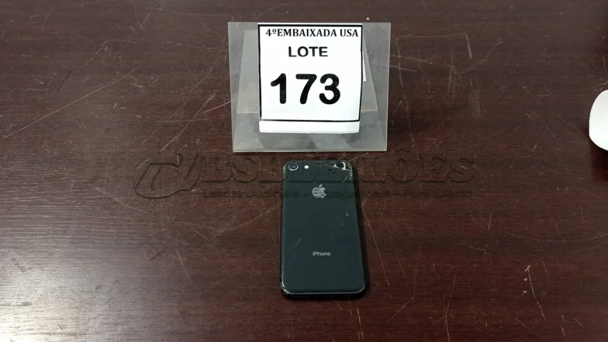 LOTE 173 - 01 IPHONE 8. (NO ESTADO EM QUE SE ENCONTRA. SUJEITO A AVARIAS OCULTAS/VISÍVEIS.)