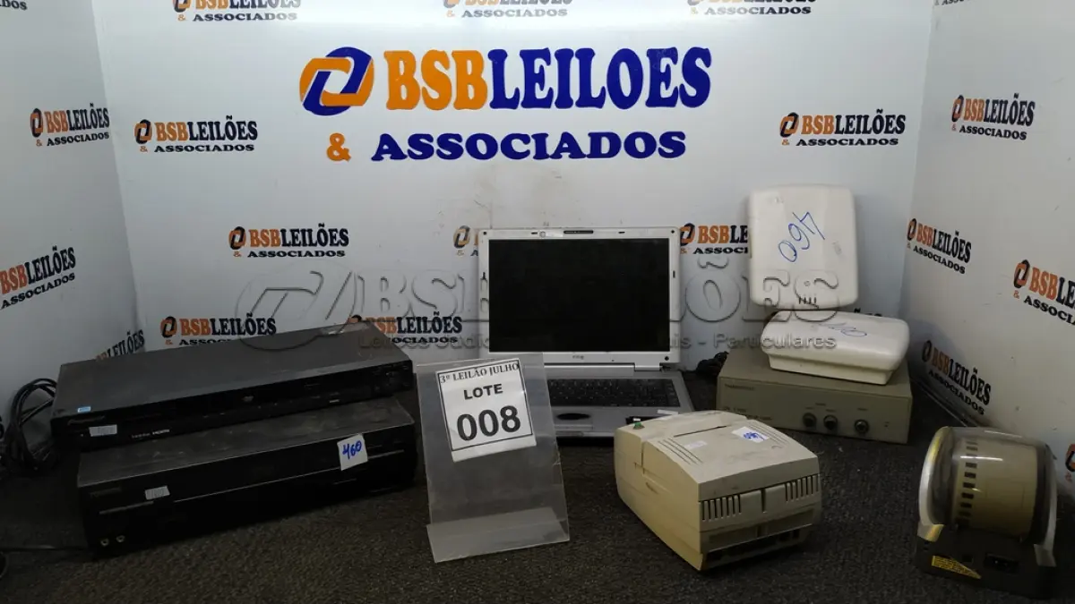 LOTE 008 - 01 NOTEBOOK WIN, 01 APARELHO DE DVD MARCA PIONEER, 01 APARELHO DE VÍDEO CASSETE MARCA TOSHIBA, 01 IMPRESSORA DE ETIQUETA, 01 IMPRESSORA DE CUPOM, 01 DISTRIBUIDOR DE VÍDEO E 02 PONTOS DE ACESO SEM FIO. (NO ESTADO) ATENÇÃO! FAZER A VISITAÇÃO ANTES DE ARREMATAR, NÃO SABEMOS SE FUNCIONA, LEILÃO NÃO TEM GARANTIA E NEM DEVOLUÇÃO, SUJEITO A POSSÍVEIS AVARIAS VISÍVEIS/OCULTAS E/OU AUSÊNCIA DE COMPONENTES.