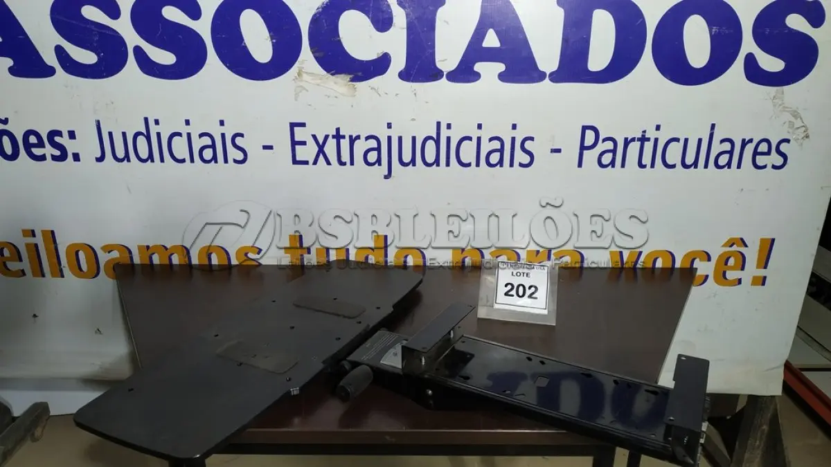 LOTE 202 - 01 VARIDESK. (NO ESTADO EM QUE SE ENCONTRA. SUJEITO A AVARIAS OCULTAS/VISÍVEIS.)