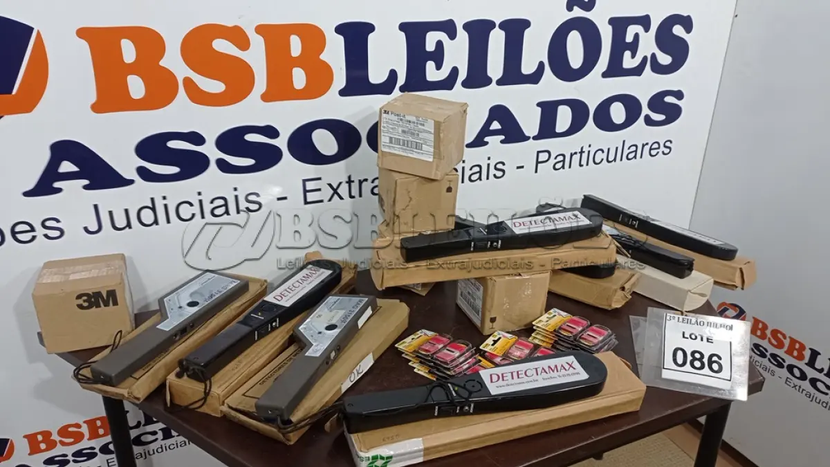 LOTE 086 - 07 DETECTORES DE METAL E 02 CAIXAS DE MARCADORES ADESIVOS. (NO ESTADO) ATENÇÃO! FAZER A VISITAÇÃO ANTES DE ARREMATAR, NÃO SABEMOS SE FUNCIONA, LEILÃO NÃO TEM GARANTIA E NEM DEVOLUÇÃO, SUJEITO A POSSÍVEIS AVARIAS VISÍVEIS/OCULTAS E/OU AUSÊNCIA DE COMPONENTES.
