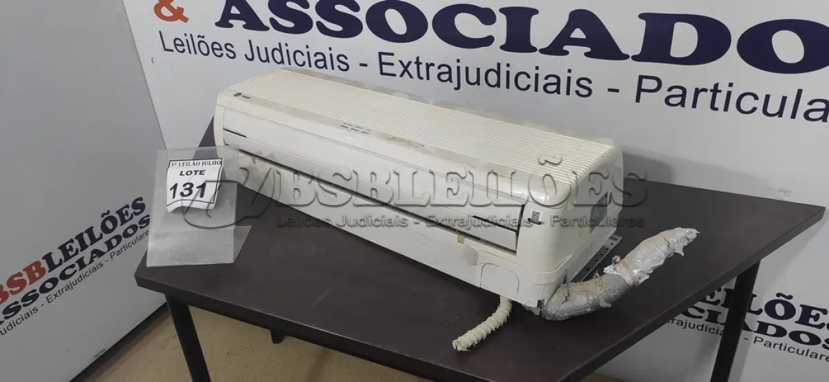 LOTE 131 - 01 EVAPORADORA 14.600BTUS MARCA TRANE. (NO ESTADO) ATENÇÃO! FAZER A VISITAÇÃO ANTES DE ARREMATAR, NÃO SABEMOS SE FUNCIONA, LEILÃO NÃO TEM GARANTIA E NEM DEVOLUÇÃO, SUJEITO A POSSÍVEIS AVARIAS VISÍVEIS/OCULTAS E/OU AUSÊNCIA DE COMPONENTES.