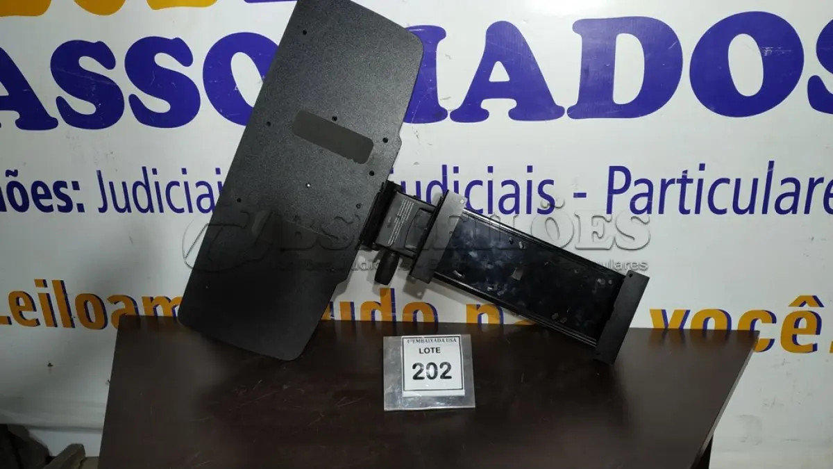 LOTE 202 - 01 VARIDESK. (NO ESTADO EM QUE SE ENCONTRA. SUJEITO A AVARIAS OCULTAS/VISÍVEIS.)