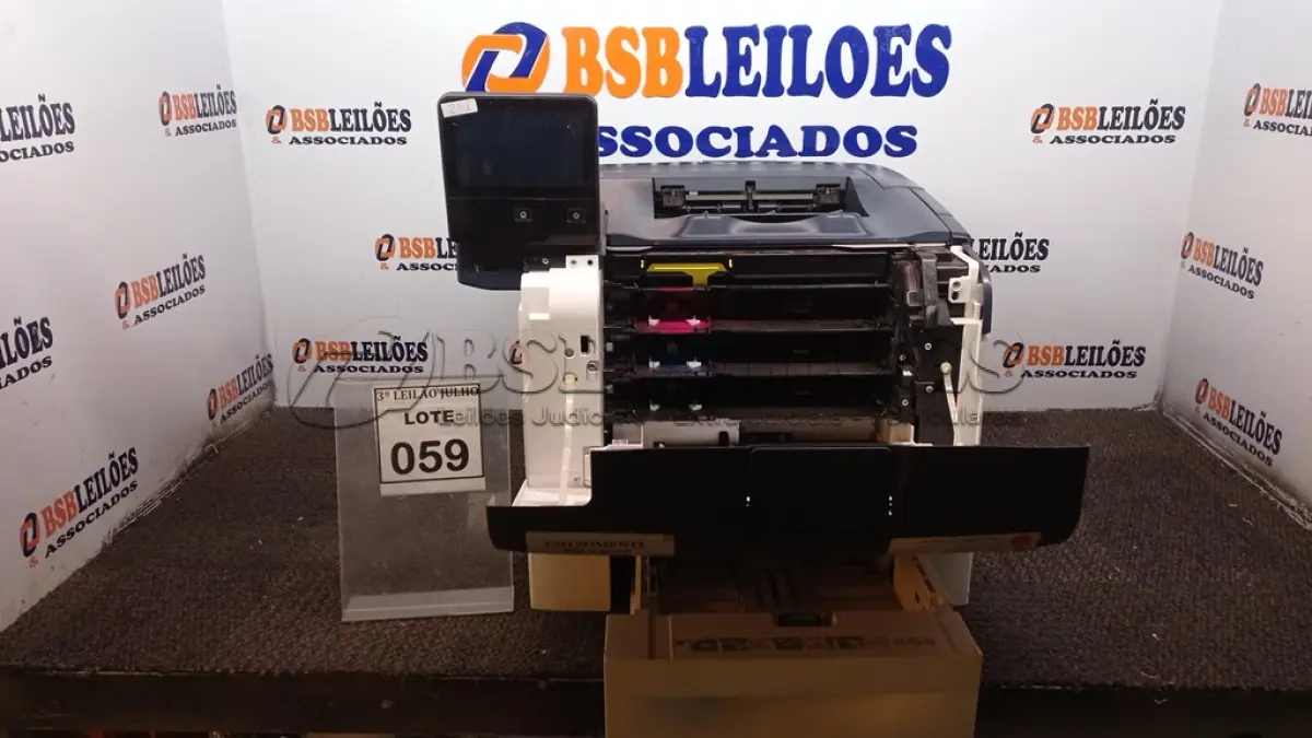 LOTE 059 - 01 IMPRESSORA MULTIFUNCIONAL COM TELA DIGITAL MODELO C400 MARCA XEROX. (NO ESTADO) ATENÇÃO! FAZER A VISITAÇÃO ANTES DE ARREMATAR, NÃO SABEMOS SE FUNCIONA, LEILÃO NÃO TEM GARANTIA E NEM DEVOLUÇÃO, SUJEITO A POSSÍVEIS AVARIAS VISÍVEIS/OCULTAS E/OU AUSÊNCIA DE COMPONENTES.