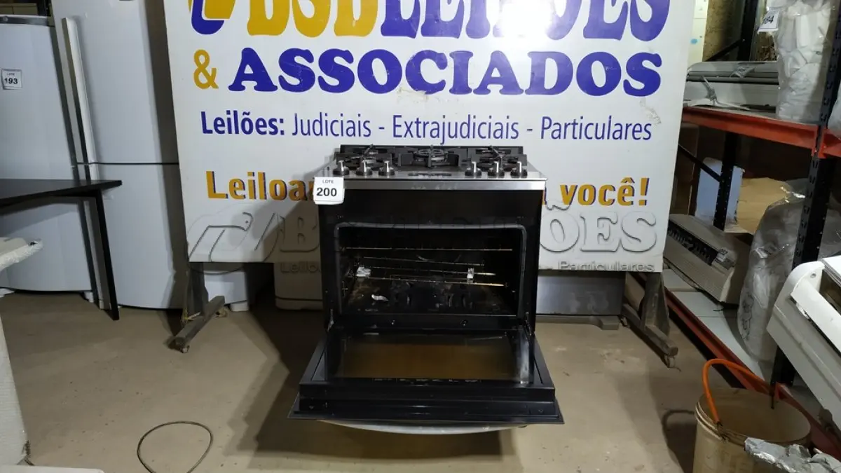 LOTE 200 - 01 FOGÃO BRASTEMP 05 BOCAS. BIVOLTS. (NO ESTADO EM QUE SE ENCONTRA. SUJEITO A AVARIAS OCULTAS/VISÍVEIS.)  BJ7374N
