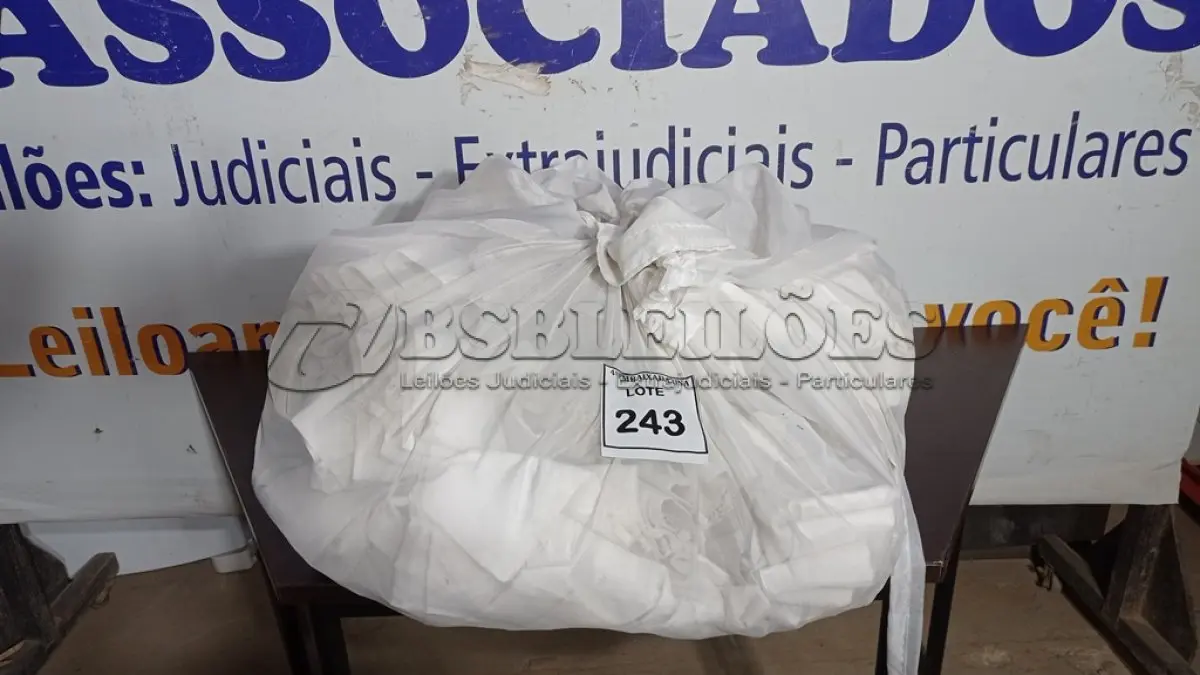 LOTE 243
