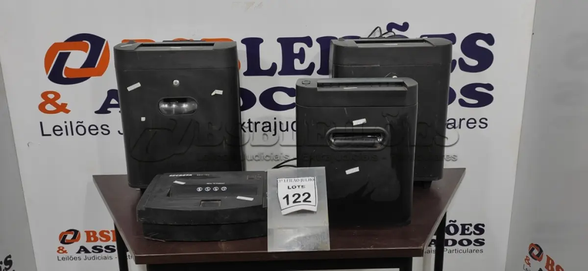 LOTE 122 - 04 FRAGMENTADORAS DE PAPEL. (NO ESTADO) ATENÇÃO! FAZER A VISITAÇÃO ANTES DE ARREMATAR, NÃO SABEMOS SE FUNCIONA. LEILÃO NÃO TEM GARANTIA E NEM DEVOLUÇÃO, SUJEITO A POSSÍVEIS AVARIAS VISÍVEIS/OCULTAS E/OU AUSÊNCIA DE COMPONENTES.