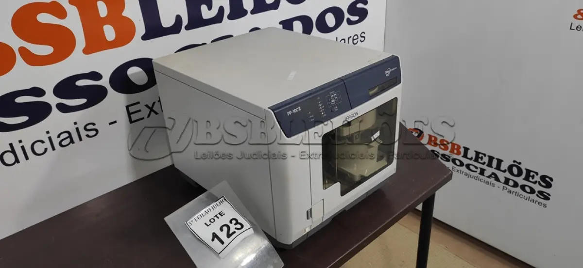 LOTE 123 - 01 IMPRESSORA E GRAVADORA DE CD E DVD PP100 II MARCA EPSON. (NO ESTADO) ATENÇÃO! FAZER A VISITAÇÃO ANTES DE ARREMATAR, NÃO SABEMOS SE FUNCIONA, LEILÃO NÃO TEM GARANTIA E NEM DEVOLUÇÃO, SUJEITO A POSSÍVEIS AVARIAS VISÍVEIS/OCULTAS E/OU AUSÊNCIA DE COMPONENTES.