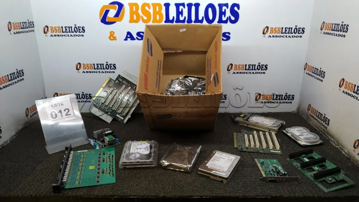 LOTE 012 - 01 LOTE COM VÁRIAS PLACAS MÃE E HD DE SERVIDOR. (NO ESTADO) ATENÇÃO! FAZER A VISITAÇÃO ANTES DE ARREMATAR, NÃO SABEMOS SE FUNCIONA, LEILÃO NÃO TEM GARANTIA E NEM DEVOLUÇÃO, SUJEITO A POSSÍVEIS AVARIAS VISÍVEIS/OCULTAS E/OU AUSÊNCIA DE COMPONENTES.