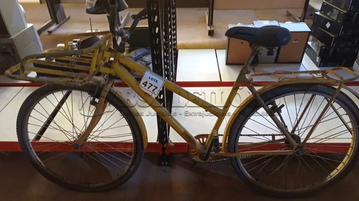 LOTE 477 - 01 BICICLETA CARGUEIRA COR AMARELA. (NO ESTADO) ATENÇÃO! FAZER A VISITAÇÃO ANTES DE ARREMATAR, NÃO SABEMOS SE FUNCIONA, LEILÃO NÃO TEM GARANTIA E NEM DEVOLUÇÃO, SUJEITO A POSSÍVEIS AVARIAS VISÍVEIS/OCULTAS E/OU AUSÊNCIA DE COMPONENTES.
