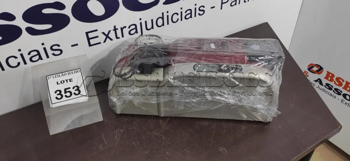 LOTE 353 - 01 IMPRESSORA DE CRACHÁ. (NO ESTADO) ATENÇÃO! FAZER A VISITAÇÃO ANTES DE ARREMATAR, NÃO SABEMOS SE FUNCIONA, LEILÃO NÃO TEM GARANTIA E NEM DEVOLUÇÃO, SUJEITO A POSSÍVEIS AVARIAS VISÍVEIS/OCULTAS E/OU AUSÊNCIA DE COMPONENTES.