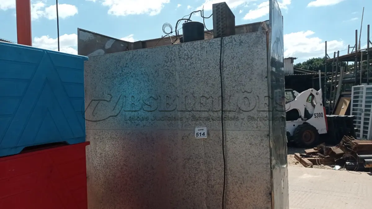 LOTE 403 - 01 FREEZER VERTICAL EM INOX 02 PORTAS 220V. (NO ESTADO) ATENÇÃO! FAZER A VISITAÇÃO ANTES DE ARREMATAR, NÃO SABEMOS SE FUNCIONA, LEILÃO NÃO TEM GARANTIA E NEM DEVOLUÇÃO, SUJEITO A POSSÍVEIS AVARIAS VISÍVEIS/OCULTAS E/OU AUSÊNCIA DE COMPONENTES.