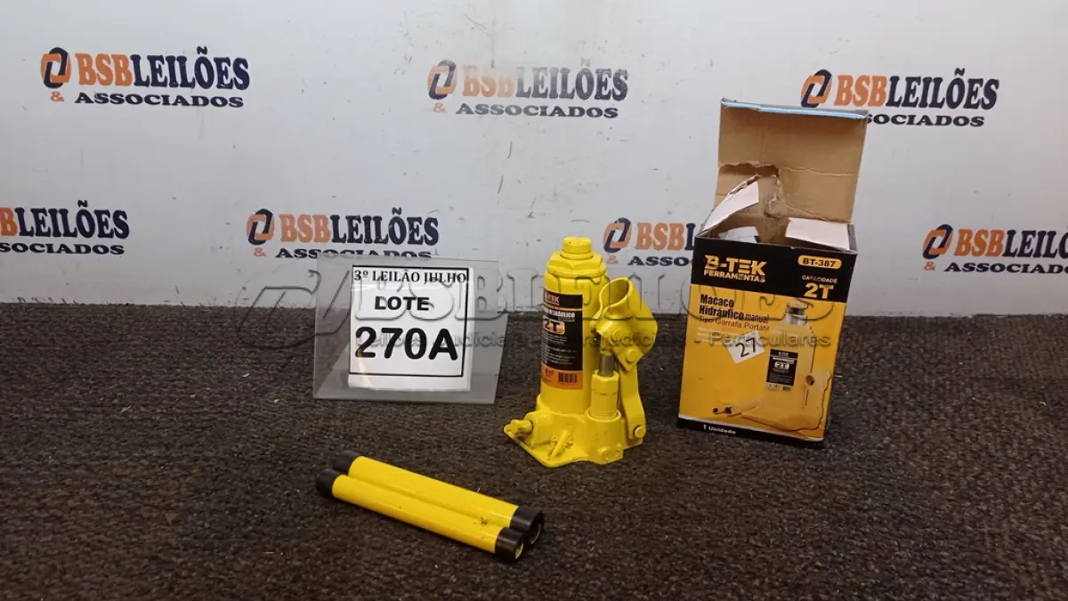 LOTE 270 - MACACO HIDRÁULICO MANUAL TIPO GARRAFA 2T (NO ESTADO) ATENÇÃO! FAZER A VISITAÇÃO ANTES DE ARREMATAR, NÃO SABEMOS SE FUNCIONA, LEILÃO NÃO TEM GARANTIA E NEM DEVOLUÇÃO, SUJEITO A POSSÍVEIS AVARIAS VISÍVEIS/OCULTAS E/OU AUSÊNCIA DE COMPONENTES.