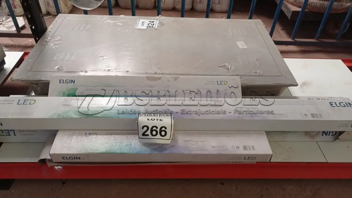 LOTE 266 - 04 LUMINÁRIAS DUOLINE 36W ELGIN, 03 LUMINÁRIAS DUOLINE 18W ELGIN E 01 CAIXA DE HIDRÔMETRO 90X44X12. (NO ESTADO) ATENÇÃO! FAZER A VISITAÇÃO ANTES DE ARREMATAR, NÃO SABEMOS SE FUNCIONA, LEILÃO NÃO TEM GARANTIA E NEM DEVOLUÇÃO, SUJEITO A POSSÍVEIS AVARIAS VISÍVEIS/OCULTAS E/OU AUSÊNCIA DE COMPONENTES.
